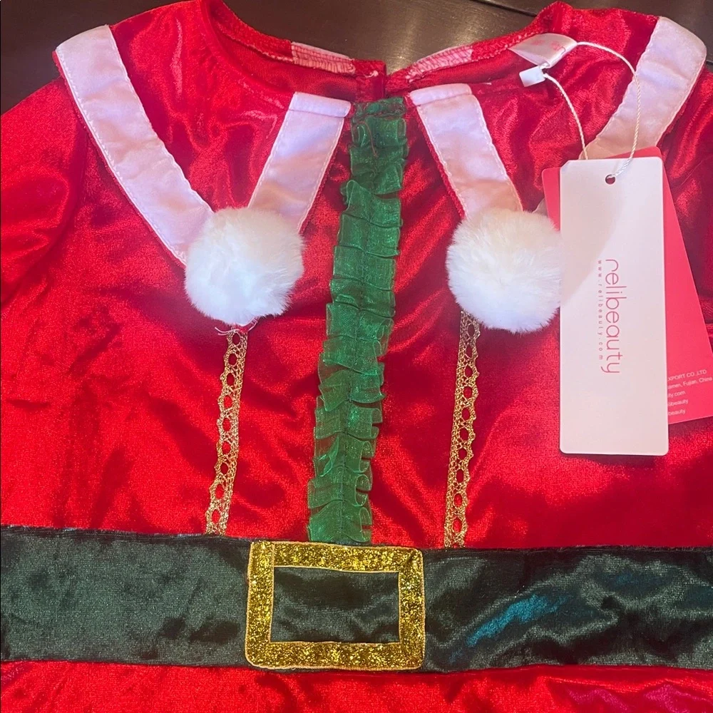 Red and Green Elf Costume for Kids nwt two pieces soft size 120 or 6/7